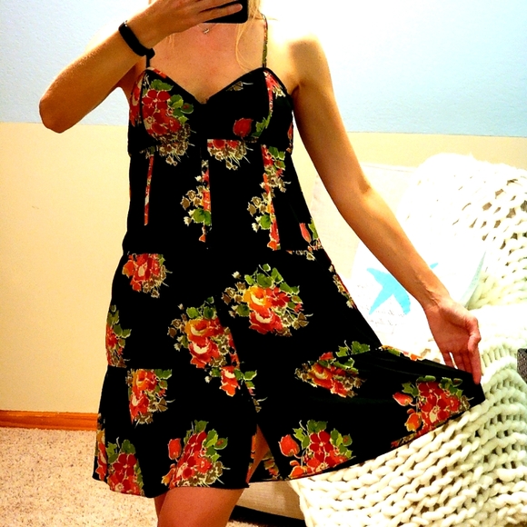 Floral Spagetti Strap Midi Dress- Size 4 - Picture 1 of 9